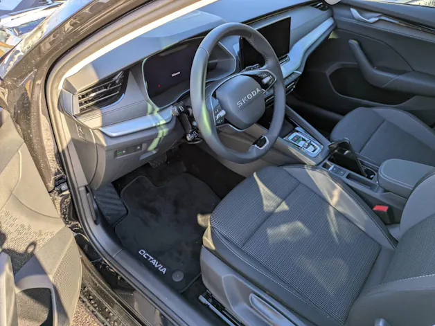 Škoda Octavia Combi 1.5 TSI mHEV DSG Selection