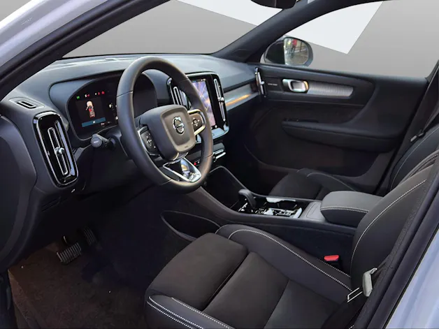 VOLVO XC40 B4 Benzin Mild Hybrid Ultra Dark DCT