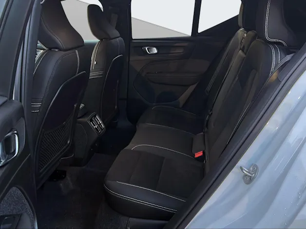 VOLVO XC40 B4 Benzin Mild Hybrid Ultra Dark DCT