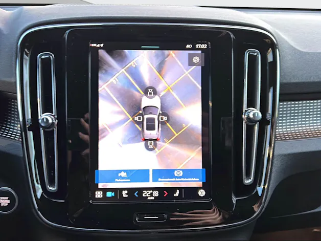 VOLVO XC40 B4 Benzin Mild Hybrid Ultra Dark DCT