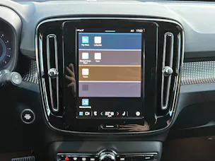 VOLVO XC40 B4 Benzin Mild Hybrid Ultra Dark DCT