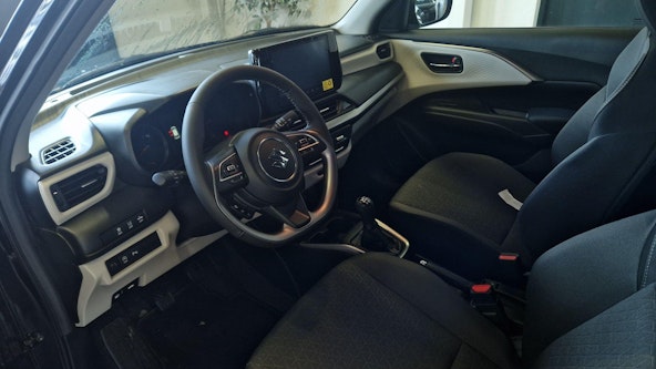 Vehicle image 6 Vehicle image 6