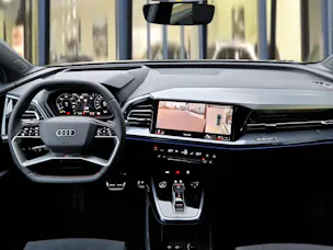 Audi Q4 e-tron 45 Edition Swiss Ski quattro Mythosschwarz Metallic