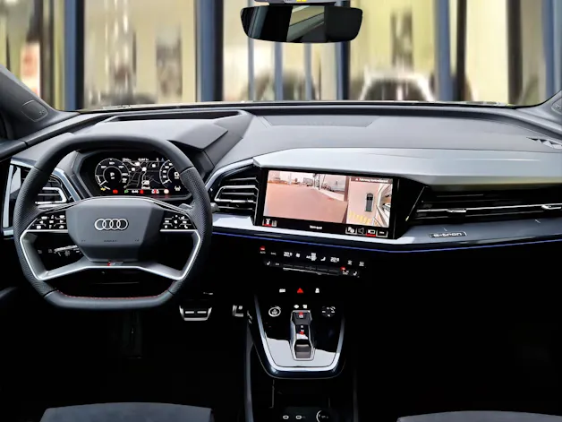 Audi Q4 e-tron 45 Edition Swiss Ski quattro Mythosschwarz Metallic