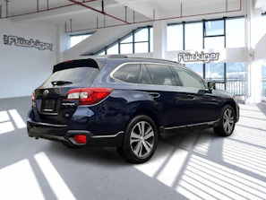SUBARU OUTBACK 8