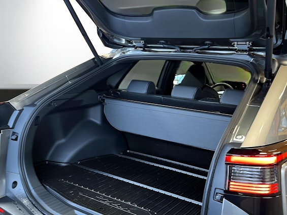 Vehicle image 8 Vehicle image 8