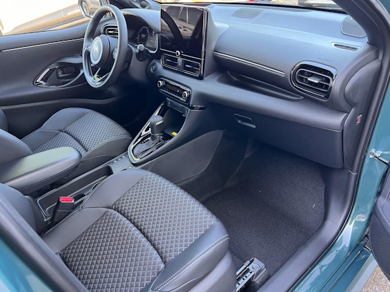 Vehicle image 13 Vehicle image 13