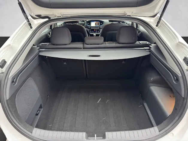 Hyundai Ioniq 1.6 GDi Launch DCT