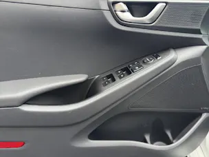 Hyundai Ioniq 1.6 GDi Launch DCT