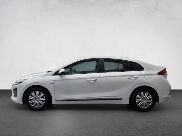 Hyundai Ioniq 1.6 GDi Launch DCT