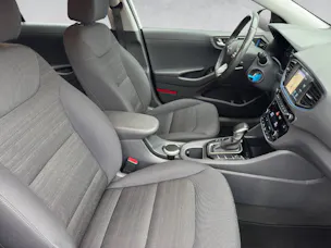 Hyundai Ioniq 1.6 GDi Launch DCT