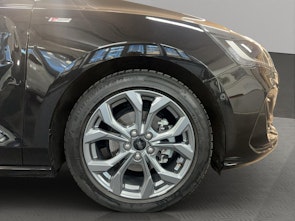 Vehicle image FORD Focus 1.0i EcoB Hybrid 155 ST-Line