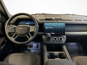 Vehicle image LAND ROVER Defender 90 3.0 D I6 250 X-Dynamic SE