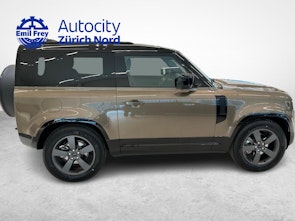 Vehicle image LAND ROVER Defender 90 3.0 D I6 250 X-Dynamic SE