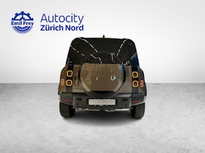 Vehicle image LAND ROVER Defender 90 3.0 D I6 250 X-Dynamic SE