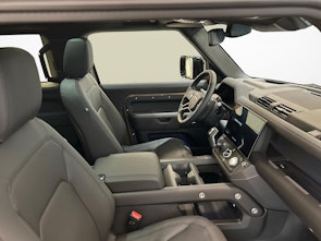 Vehicle image LAND ROVER Defender 90 3.0 D I6 250 X-Dynamic SE