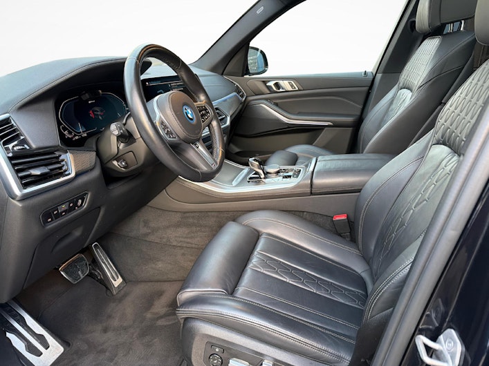 Vehicle image BMW X5