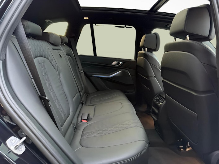 Vehicle image BMW X5