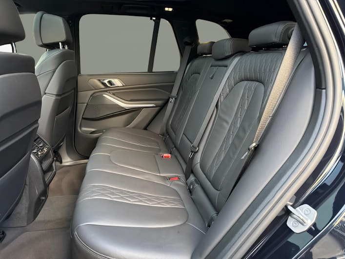 Vehicle image BMW X5