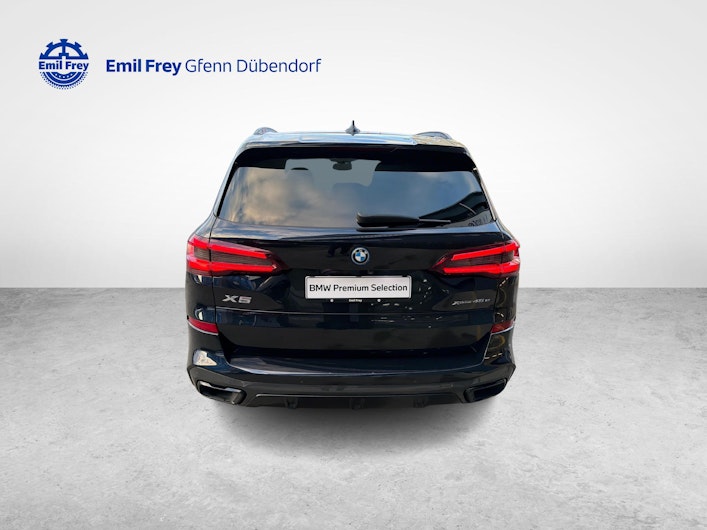 Vehicle image BMW X5