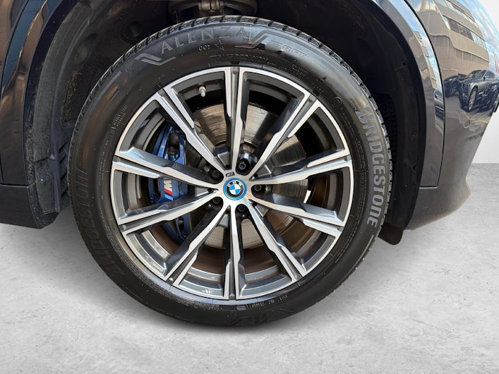 Vehicle image BMW X5