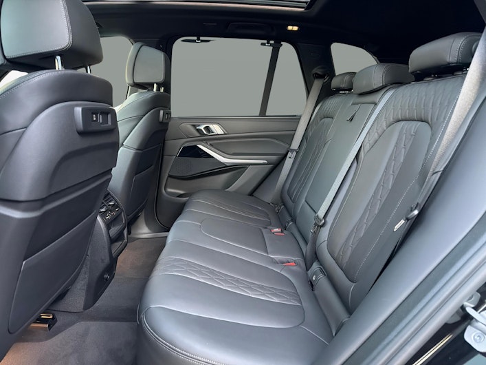 Vehicle image BMW X5