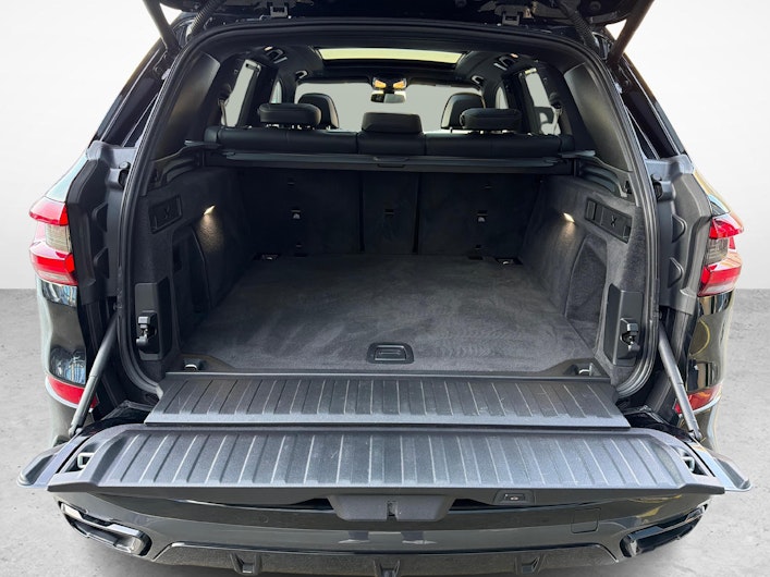 Vehicle image BMW X5