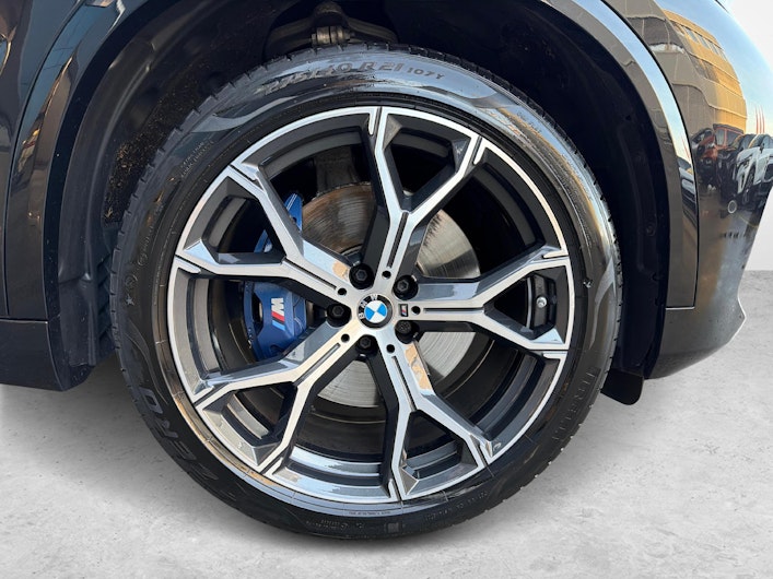 Vehicle image BMW X5