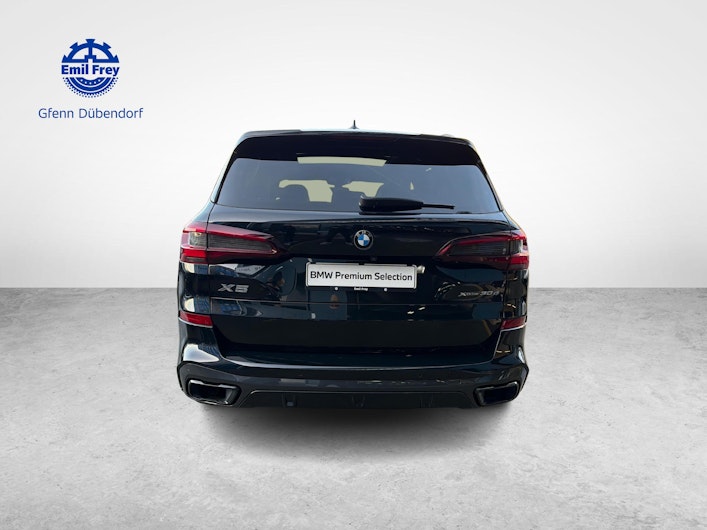 Vehicle image BMW X5