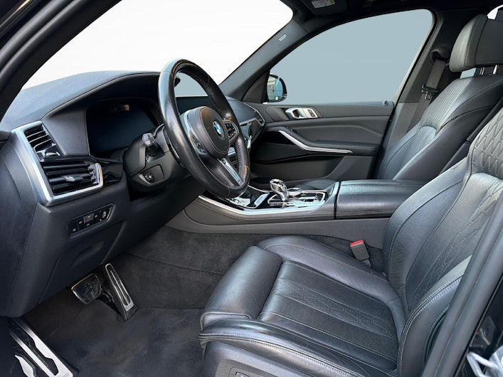 Vehicle image BMW X5