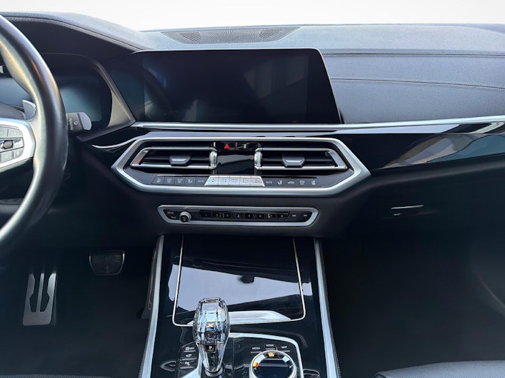 Vehicle image BMW X5