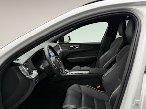 Vehicle image VOLVO XC60 2.0 T6 TE Plus Dark eAWD