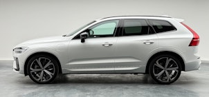 Vehicle image VOLVO XC60 2.0 T6 TE Plus Dark eAWD