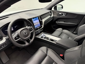 Vehicle image VOLVO XC60 2.0 T6 TE Plus Dark eAWD