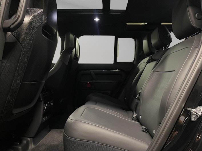 Vehicle image LAND ROVER DEFENDER