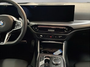 Vehicle image BMW 330i xDrive SAG Touring