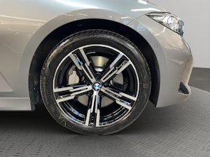 Vehicle image BMW 330i xDrive SAG Touring