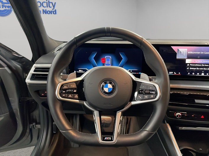 Vehicle image BMW 3 SERIES