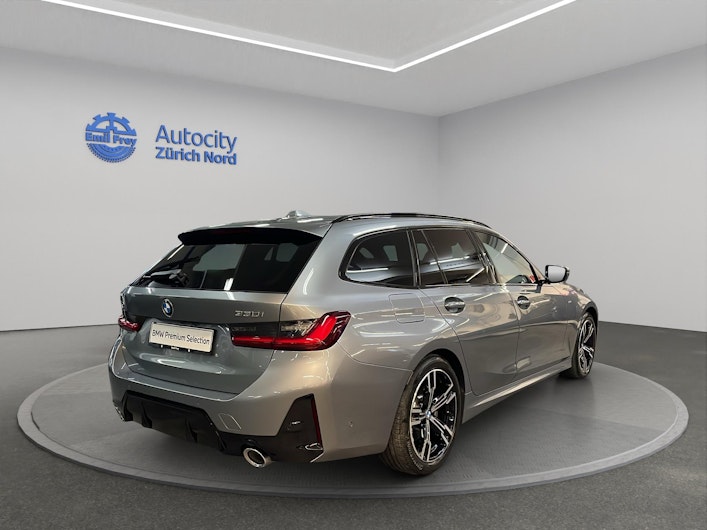 Vehicle image BMW 3 SERIES