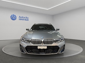 Vehicle image BMW 330i xDrive SAG Touring