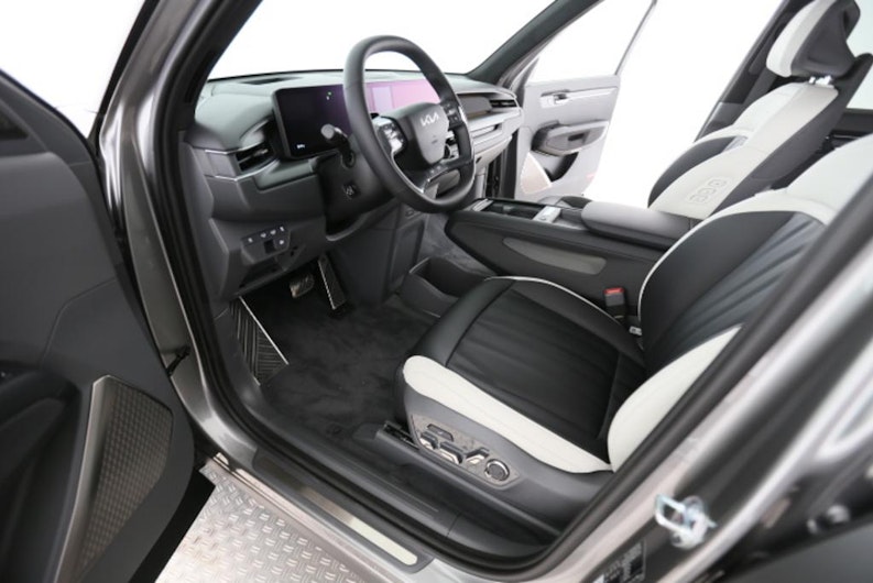 Vehicle image KIA EV9