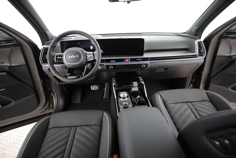 Vehicle image KIA SORENTO