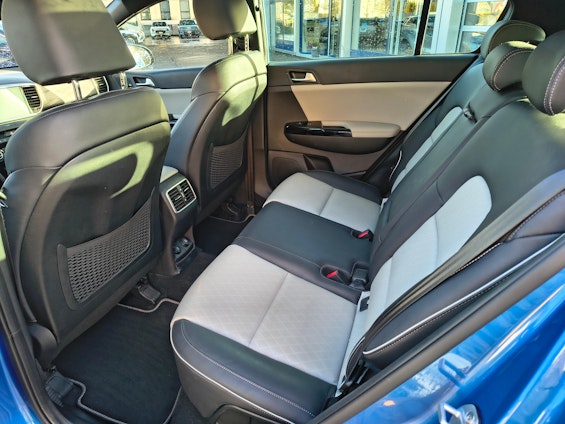 Vehicle image 9 Vehicle image 9