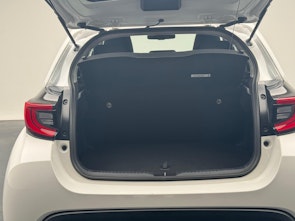 Vehicle image TOYOTA Yaris 1.5 VVT-i HSD Trend