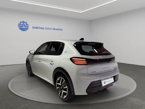 https://vehicle.imgix.net/4143997/ce77c8d4-e240-4fd4-967b-7f53f5de8c4b.jpg