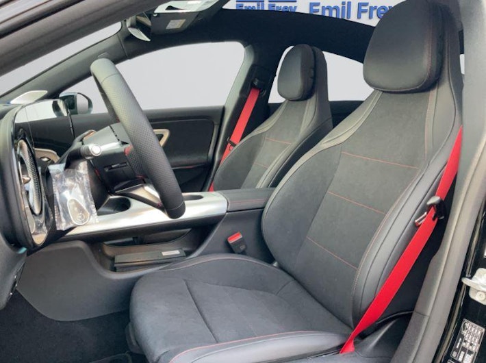 Vehicle image MERCEDES-BENZ CLA 350