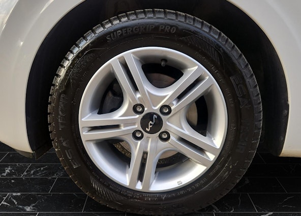 Vehicle image 10 Vehicle image 10