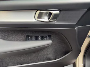 Volvo XC40 B3 Benzin Mild Hybrid Xcite DCT