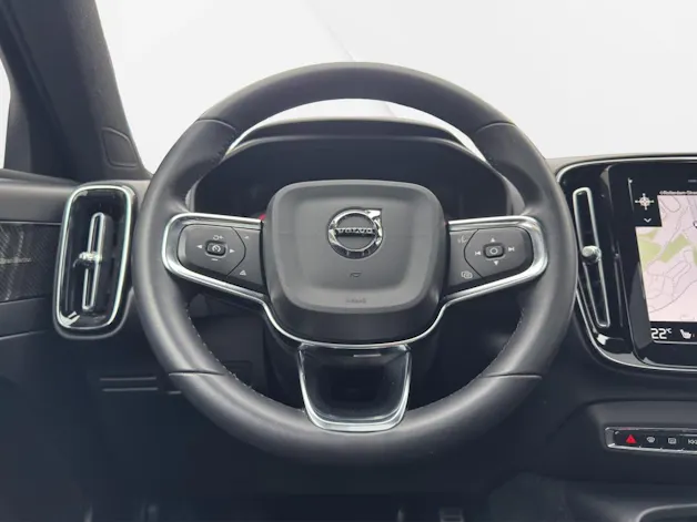 Volvo XC40 B4 Benzin Mild Hybrid R-Design Geartronic