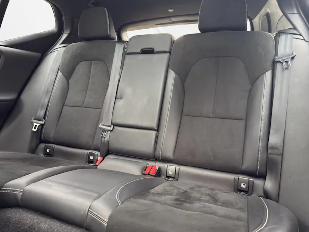 Volvo XC40 B4 Benzin Mild Hybrid R-Design Geartronic